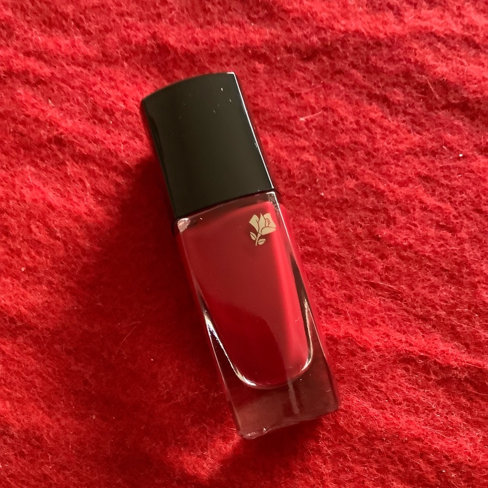 EUC Lancome nail varnish